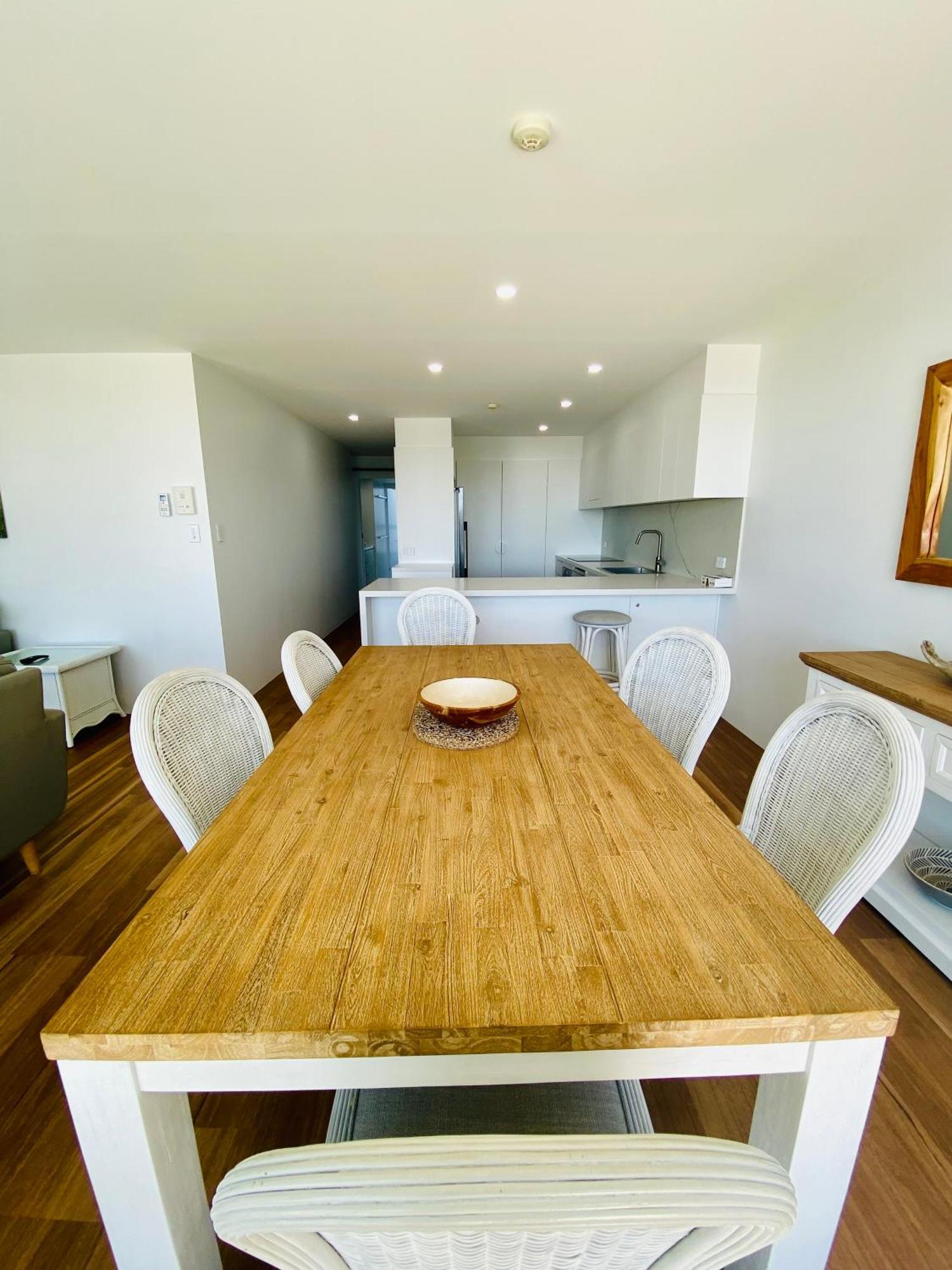 גולד קוסט One The Esplanade Apartments On Surfers Paradise מראה חיצוני תמונה